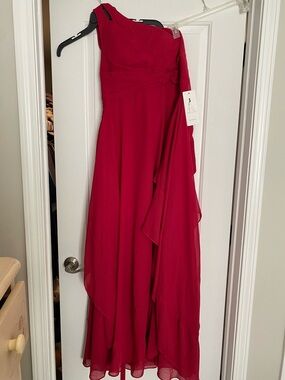 One-Shoulder red Evening Dress with Draped Detail